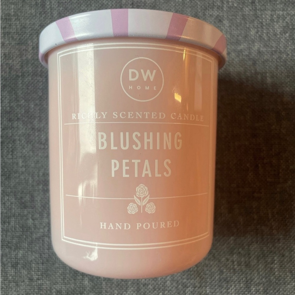 Blushing Petals Hand Poured Candle 3.8 oz